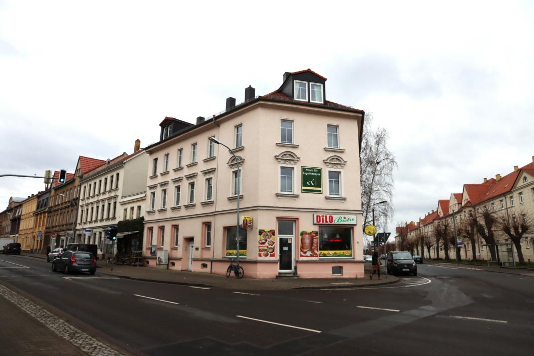 Eine umstrittene Anmietung für Asylsuchende in Leipzig-Lindenthal: die Hauptstraße 50. Foto: LZ