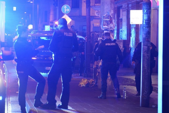 Polizeieinsatz nach einer Massenschlägerei auf der Eisenbahnstraße am 20. März 2023. Foto: LZ