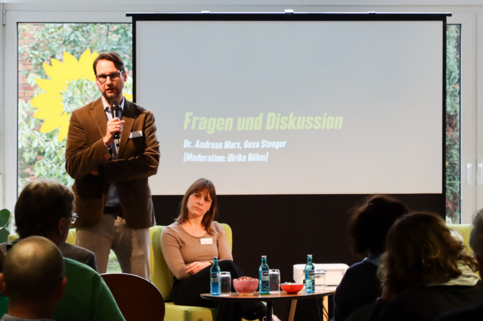Dr. Andreas Marx und Geesa Steeger (UfZ) bei ihrer Debattenrunde. Foto: LZ