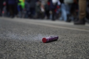 Böller auf dem Boden.