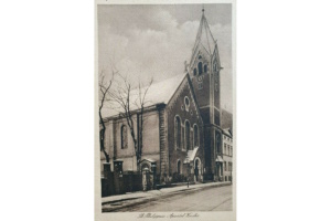 Historische Ansichtskarte mit Kirche.