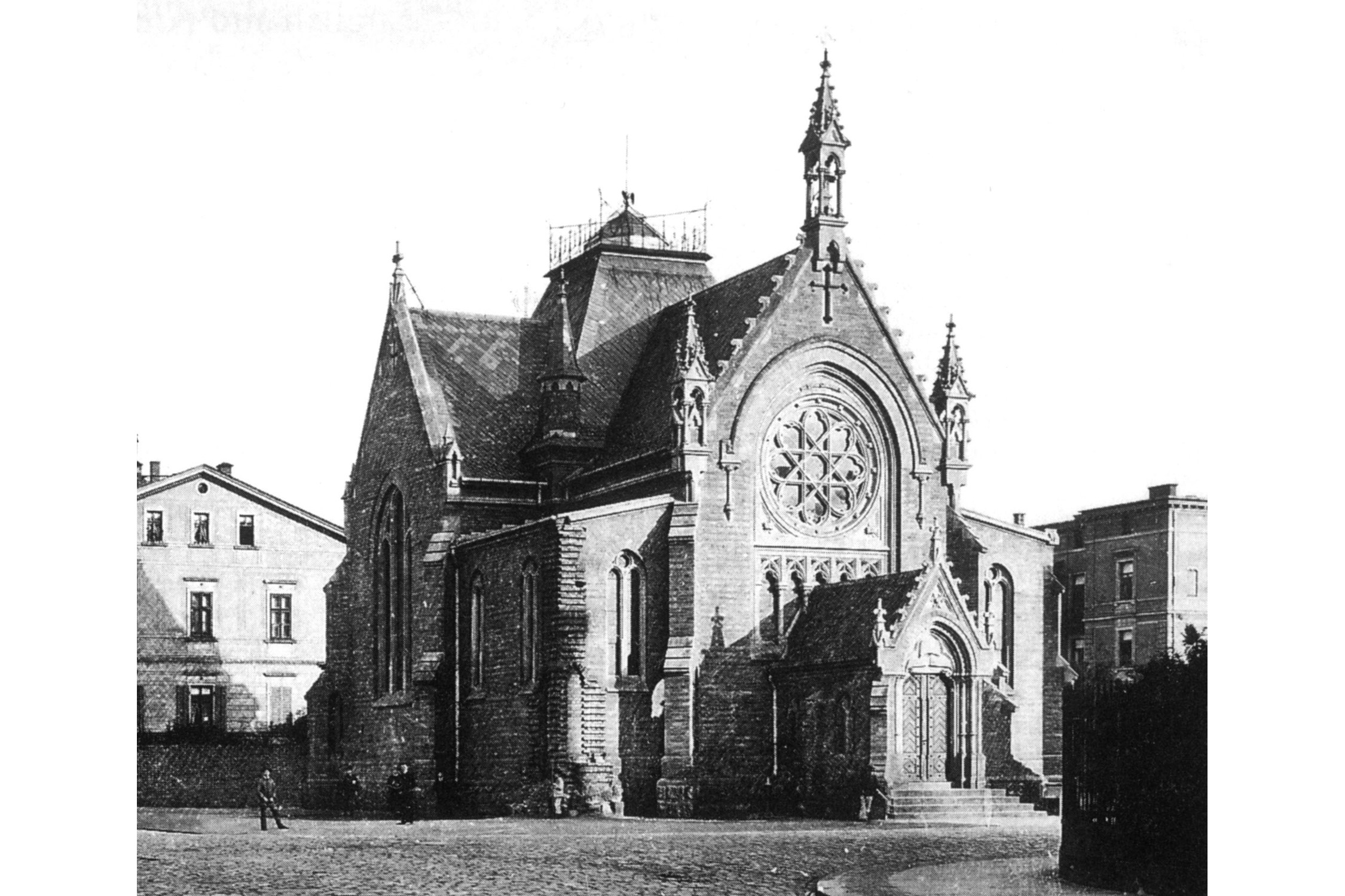 Die Kirche um 1900. Foto: Autor unbekannt, gemeinfrei. Aus: Die Bau- und Kunstdenkmäler von Sachsen. Stadt Leipzig. Die Sakralbauten. München 1995, Bd. 1 S. 784. https://commons.wikimedia.org/w/index.php?curid=9572661