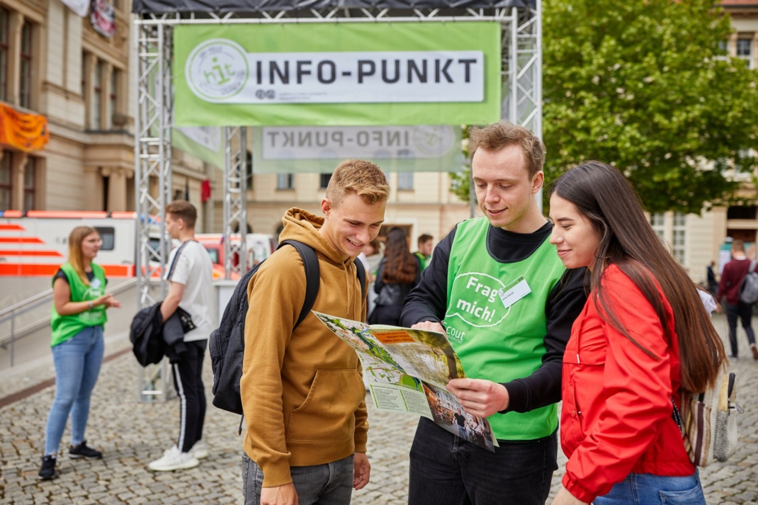 Zum HIT auf dem Uniplatz erhalten Interessierte einen Einblick ins Studium. Foto: Uni Halle / Marco Warmuth