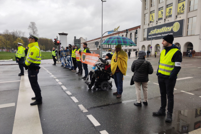 Ab 15:30 IUhr gab es Blockaden auf der B95 in Chemnitz. Foto: LZ
