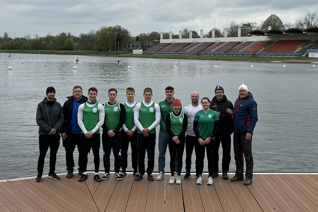Das SC DHfK-Kanurennsport-Team in Duisburg. Quelle: privat