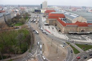 Blick von oben auf die neuen Linien am Hauptbahnhof.