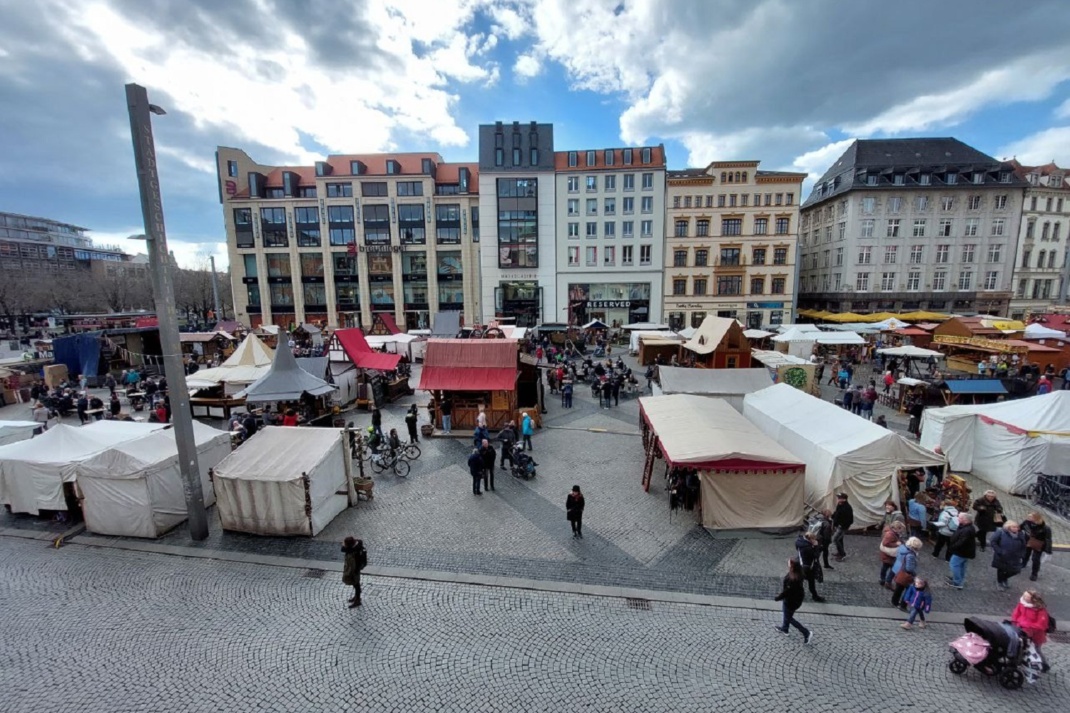 Der Ostermarkt Leipzig 2023 von oben. Foto: Sabine Eicker