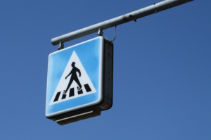 Verkehrszeichen Zenrastreifen.
