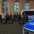 Nach mehreren Festnahmen findet eine Versammlung vor der Zentralen Gefangenensammelstelle der Polizei Leipzig in der Dimitroffstraße statt.