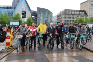 Start der Bike-Parade am Augustusplatz. Foto: Sabine Eicker