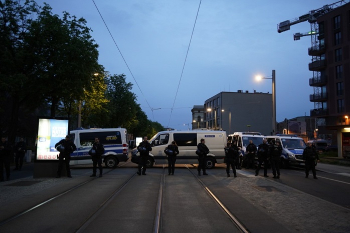 Die Reste vom Polizeikessel am Johannisplatz/Prager Str. Foto: Tom Richter