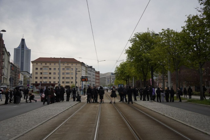 Blockade in der Prager Straße. Foto: Tom Richter