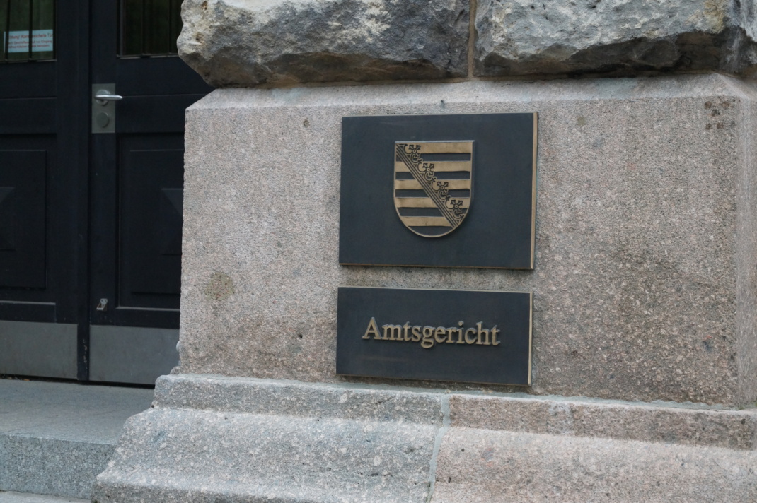 Eingang Amtsgericht Leipzig.