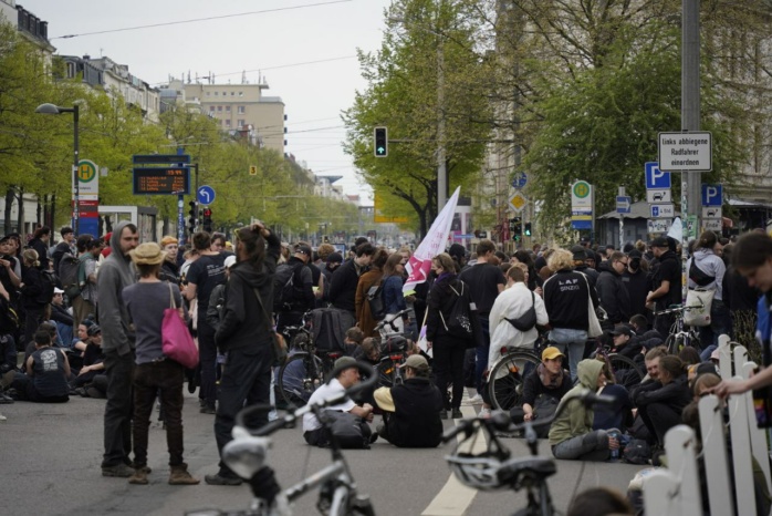 „Alle auf die Straße zum 1. Mai! Gemeinsam als Klasse kämpfen!“ - Demonstration vom Südplatz aus. Foto: Tom Richter