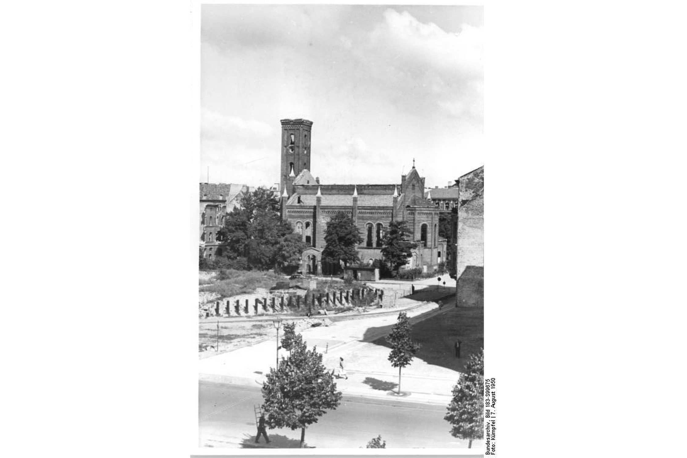 Die Kirche 1950. Foto: Bundesarchiv, Bild 183-S99675/Kümpfel, CC BY-SA 3.0, https://commons.wikimedia.org/w/index.php?curid=5437220