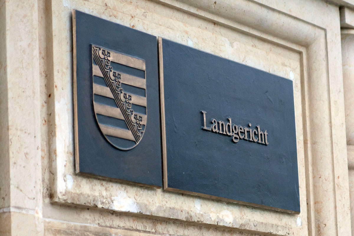 Anklage-wegen-versuchten-Mordes-und-Brandstiftung-nach-Fahrzeugbr-nden-erhoben