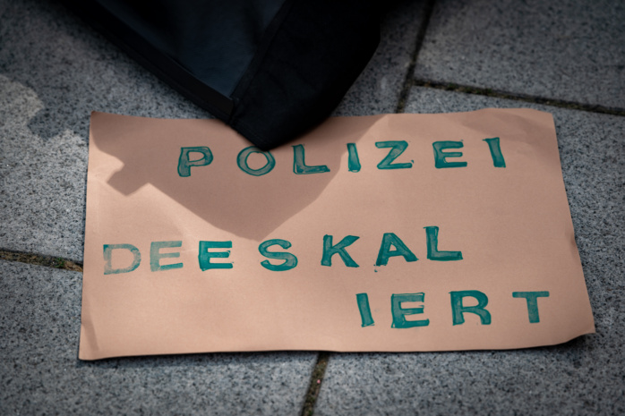 Kundgebung vor dem Neuem Rathaus zur Debatte über den 03.06 im Stadtrat. Foto: Ferdinand Uhl