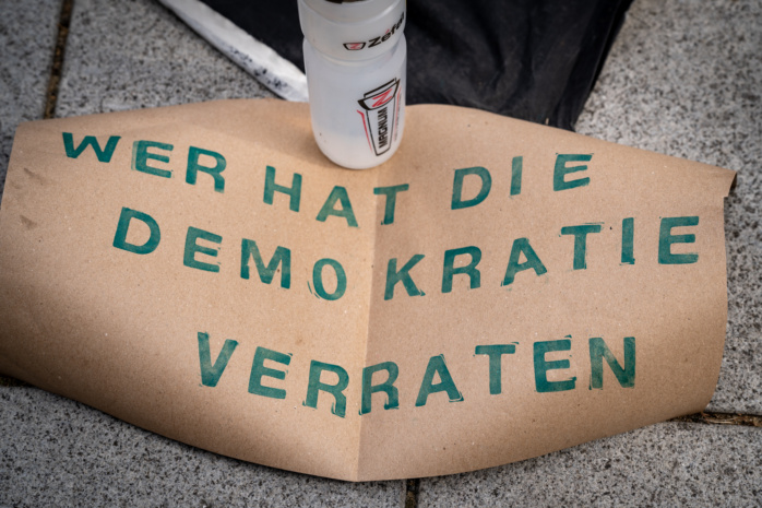 Kundgebung vor dem Neuem Rathaus zur Debatte über den 03.06 im Stadtrat. Foto: Ferdinand Uhl