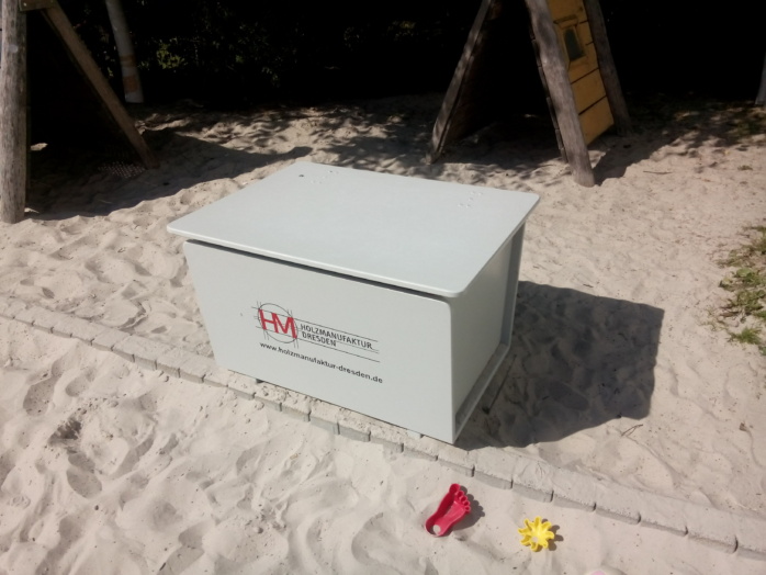 Die Spielzeugkiste auf dem Spielplatz in Löbtau (Dresden). Foto: Linda Bigga (privat)