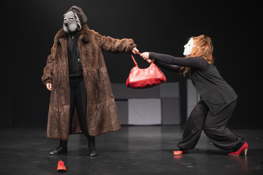 Der schwarze Hund. Foto: Julia Fenske