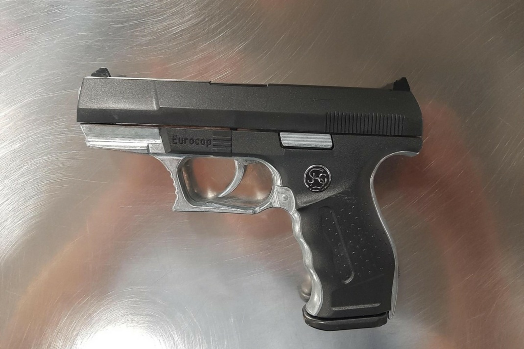 Bei der Kontrolle gefunden Pistole. Bild: Bundespolizei Leipzig