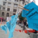 Die blauen Zettel stehen für die 122 gewaltbetroffenen Frauen mit Kindern, die 2023 nicht beraten werden konnten. Foto: Yaro Allisat