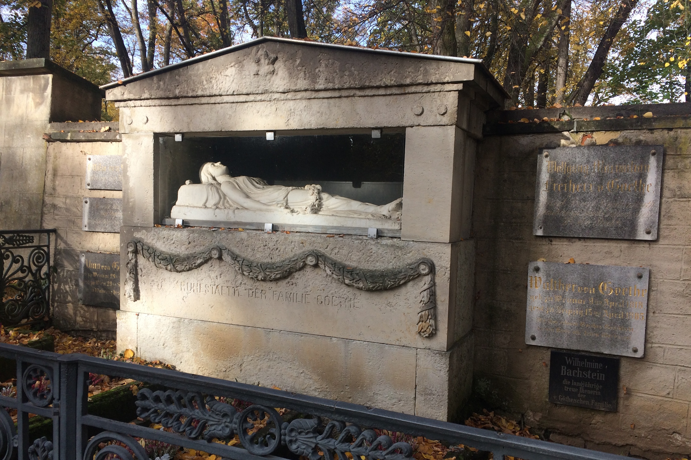 Das Grab der Familie von Goethe auf dem Historischen Friedhof in Weimar. Foto: Ralf Julke
