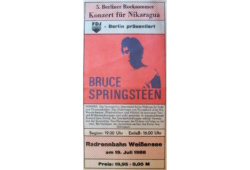Eine Eintrittskarte zum Konzert, offizieller Preis 20 DDR-Mark. Gemeinfrei, CC0, https://commons.wikimedia.org/w/index.php?curid=134674696