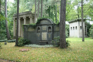 Grabmal auf dem Südfriedhof.