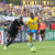 Randal Kolo Muani (9, Eintracht Frankfurt) gegen Abou Ballo (25, Lok Leipzig). Foto: Jan Kaefer