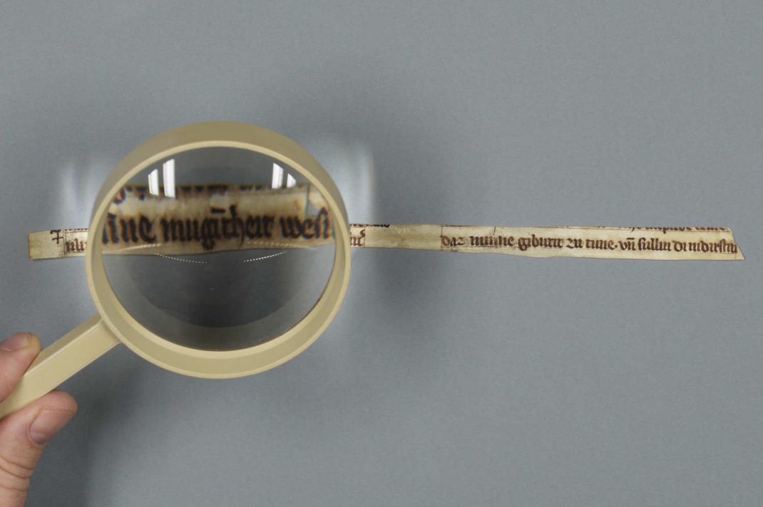 In der Universitätsbibliothek Leipzig wurden Reste der ältesten bekannten Handschrift mit einem Text von Meister Eckhart gefunden. Foto: Olaf Mokansky /Universitätsbibliothek Leipzig
