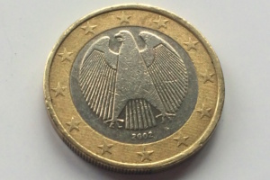 Ein-Euro-Münze mit Bundesadler.