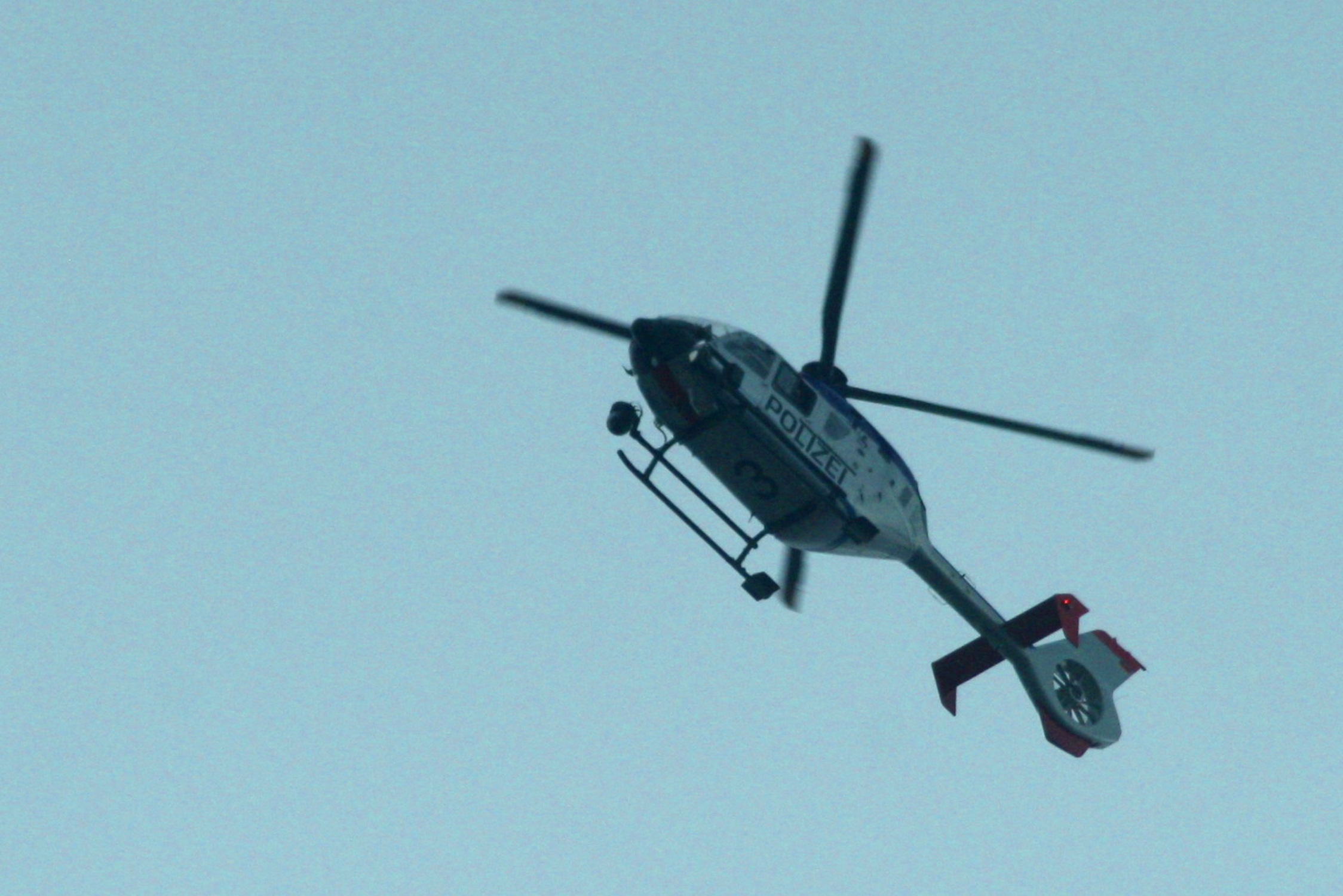 Polizeieinsatz-aufgrund-mehrerer-Versammlungen-im-Leipziger-S-den