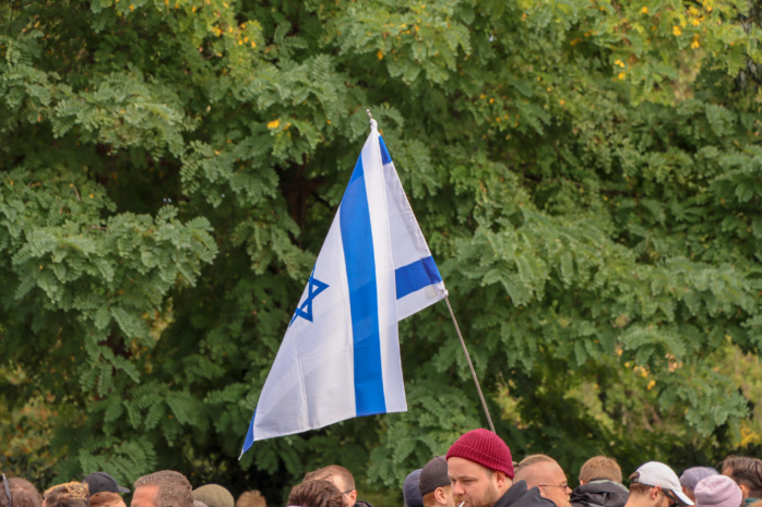 Solidarität mit Israel: 400 Menschen kamen zum Leuschnerplatz. Foto: Michael Freitag