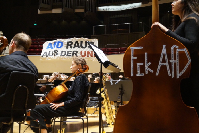 Auch das Uniorchester positioniert sich gegen die AfD. Foto: Yaro Allisat