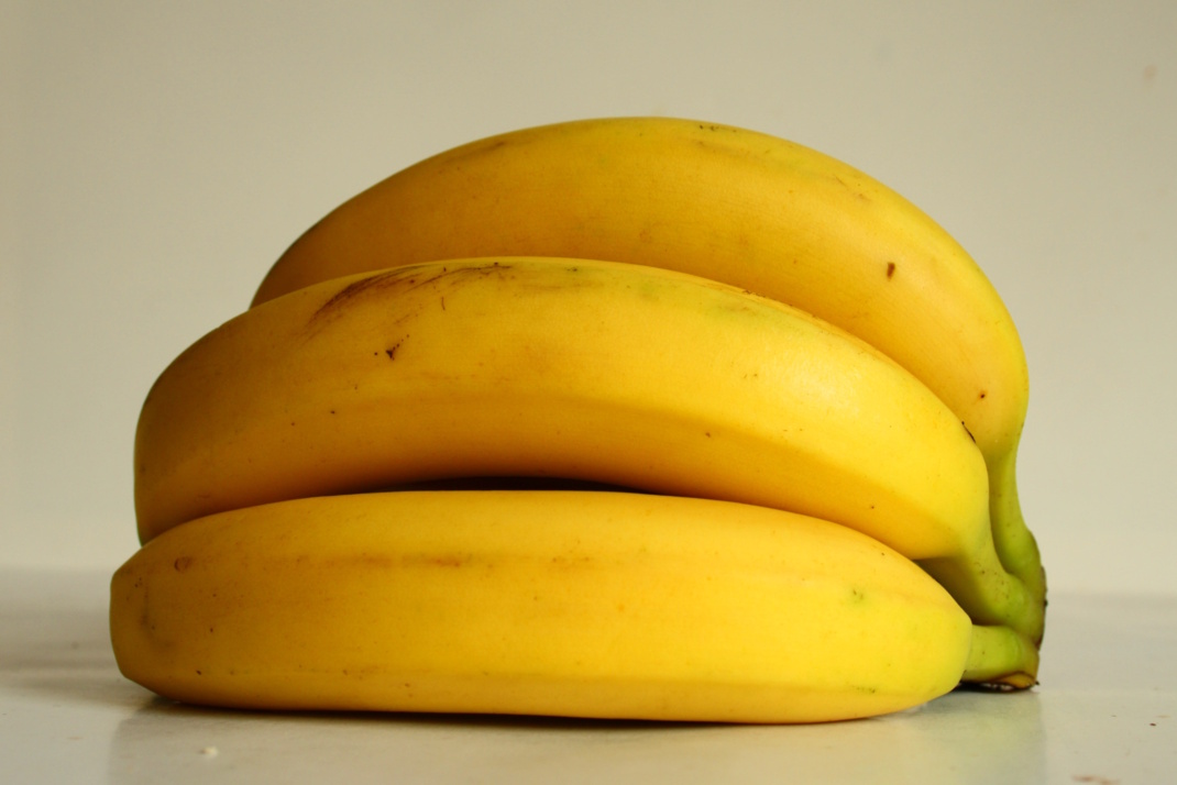 Liegende Banenenstaude.