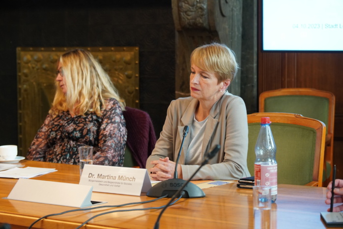 Gabi Eßbach und Dr. Martina Münch bei der 44. Leipziger Sicherheitskonferenz. Foto: Yaro Allisat