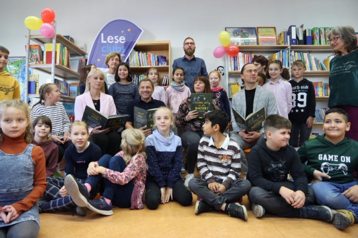 Leseclub-Eröffnung in der Clara-Wieck-Grundschule mit Richy Müller. Foto: Sabine Eicker