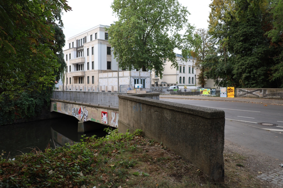 Brücke über den Elstermühlgraben