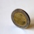 2-Euro-Münze auf dem Rand.