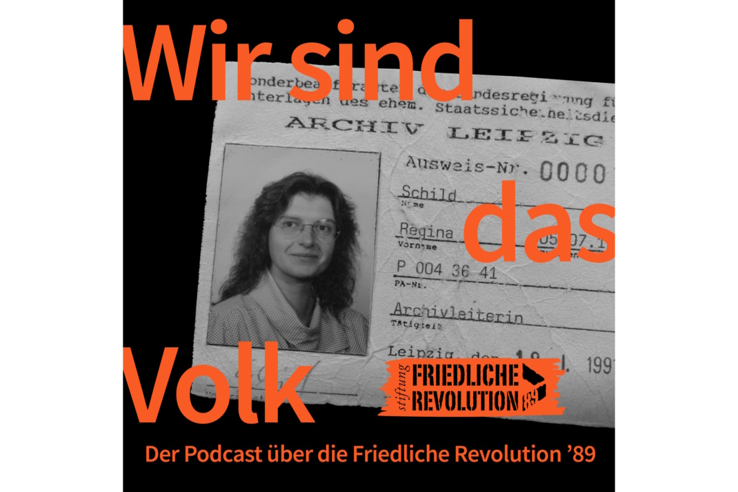 Plakat zur Podcast-Reihe „Wir sind das Volk“. Cover: Björn Menzel
