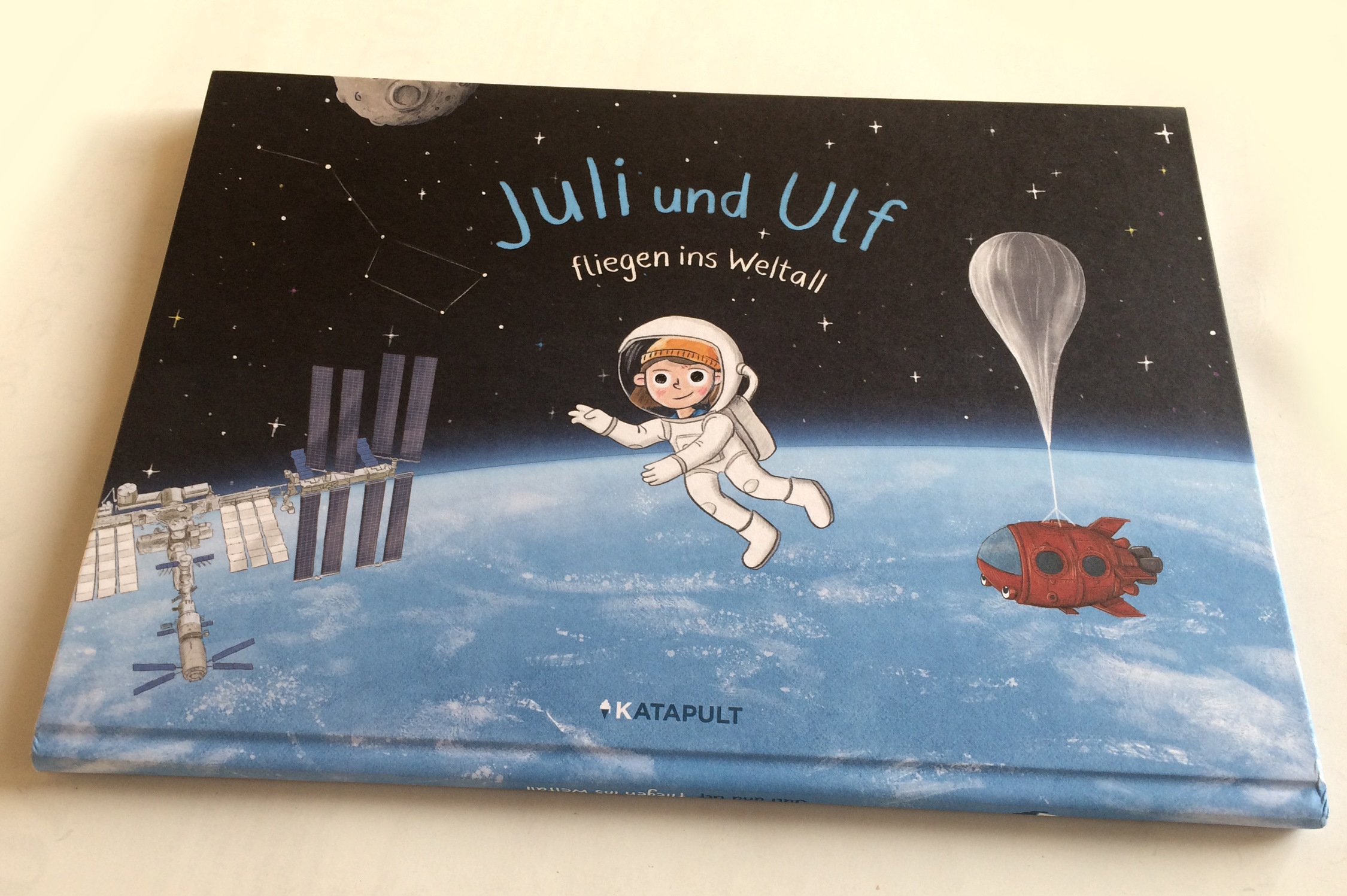 Juli und Ulf fliegen ins Weltall: Eine Mondreise für Kinder, die es ...