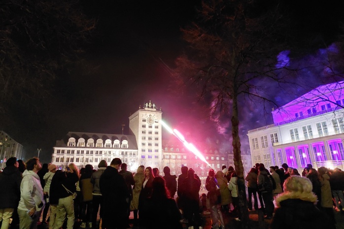 Silvesterstimmung am Augustusplatz. Foto: Sabine Eicker