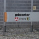 Jobcenter Leipzig, Eingangsschild.
