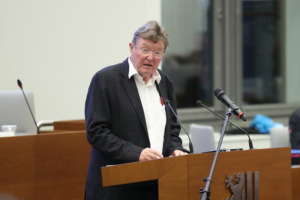 Herr Klaus-Ruprecht Dietze im Stadtrat.