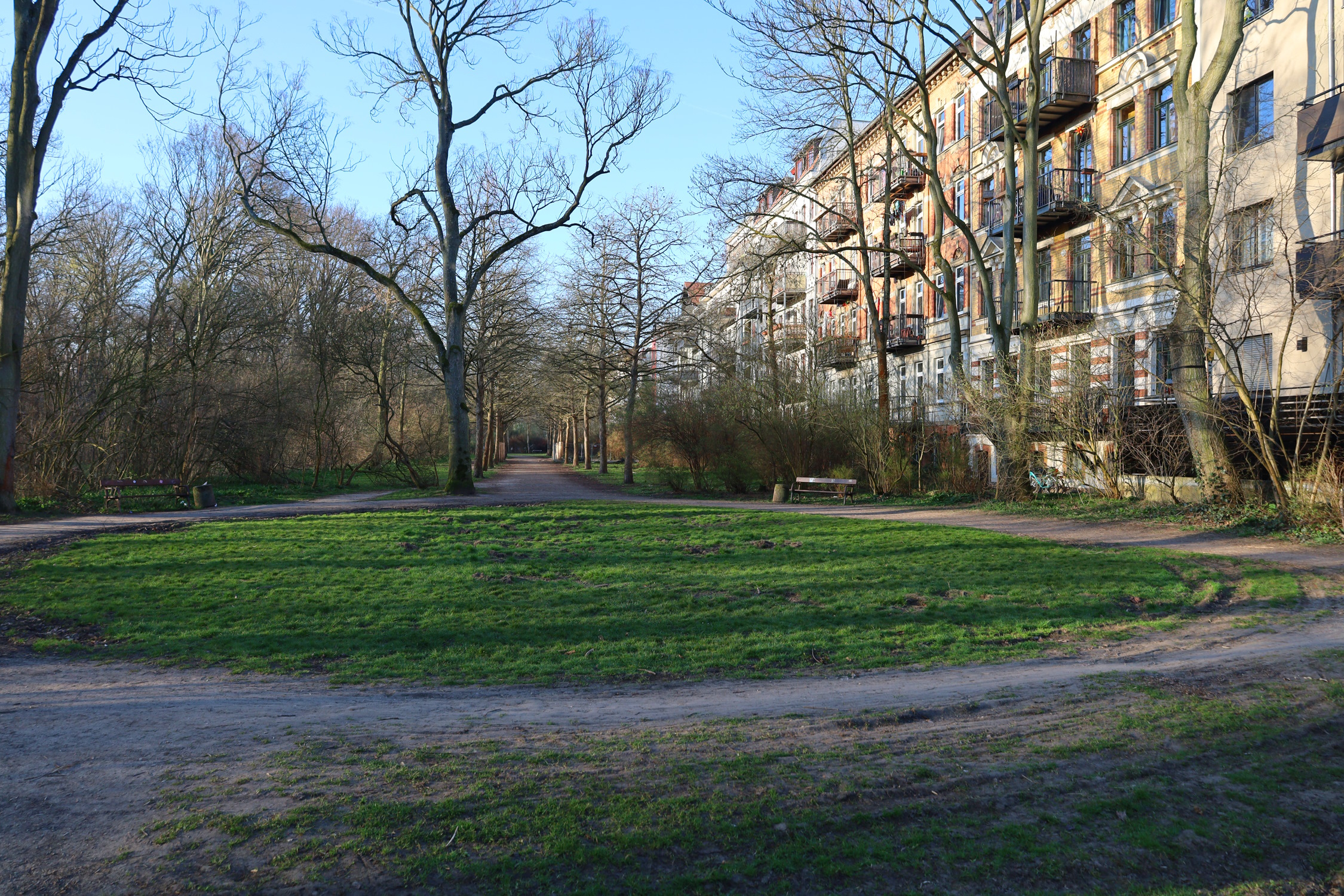 Jetzt kaum noch erkennbar: Die Details der Parkanlage im Gebiet der einstigen Rödel. Foto: Ralf Julke