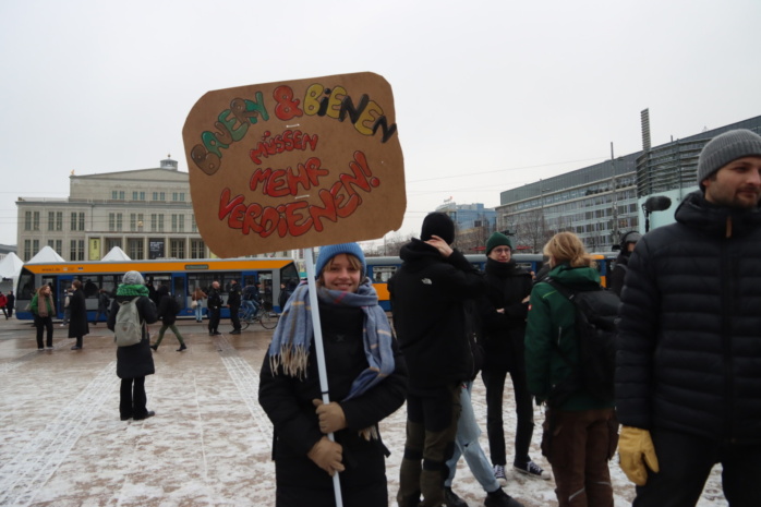 Rund 200 Menschen nahmen an einem alternativen Bauenrprotest teil. Foto: Sabine Eicker