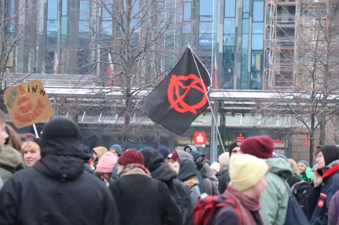 Rund 200 Menschen nahmen an einem alternativen Bauenrprotest teil. Foto: Sabine Eicker