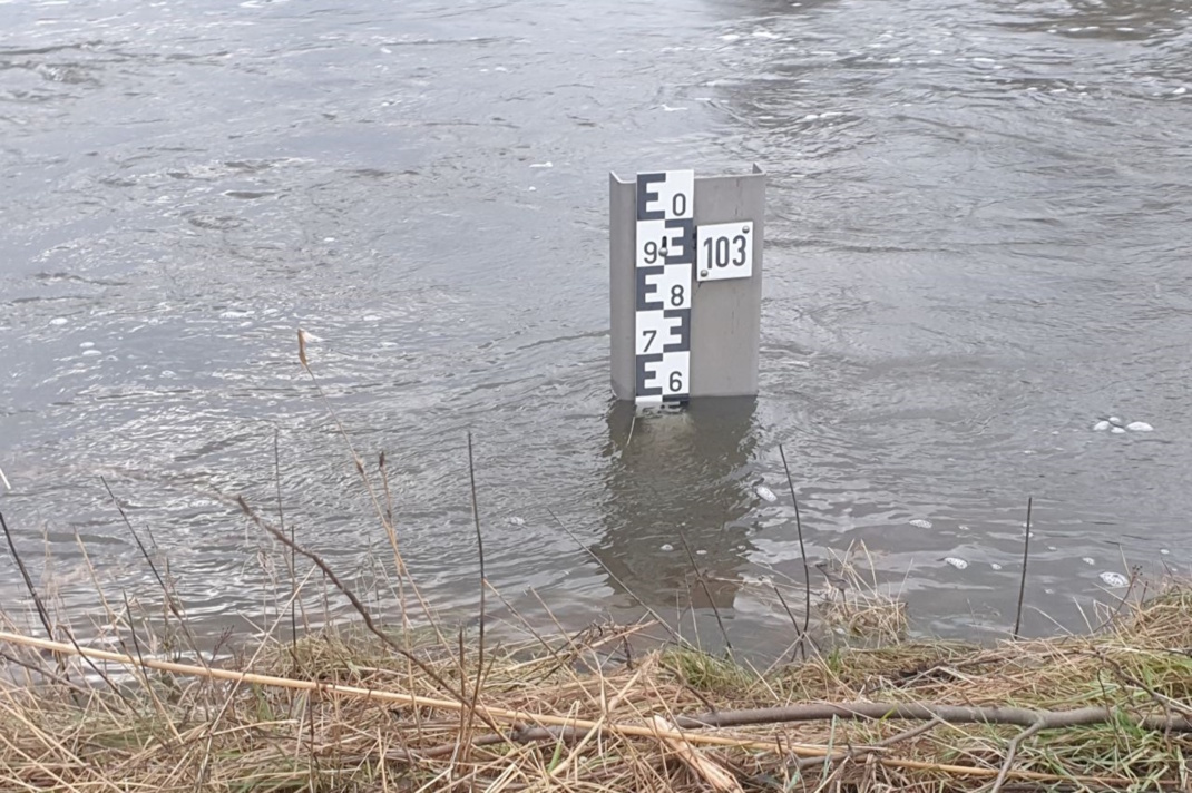 Hochwasser, erhöhter Pegelstand.