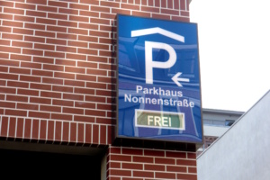 Im Zusammenhang mit Einzelhandelseinrichtungen funktionieren Parkhäuser wenigstens. Foto: Marko Hofmann
